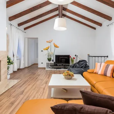 Stara Hiza By Guide Villa Basici