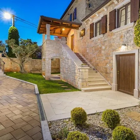 Stara Hiza By Guide *